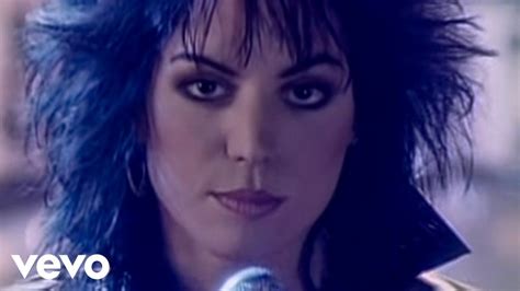 Faixa 3 do album ''Album'' de 1983Sometimes I'm right then I can be wrongMy own beliefs are in my songsA butcher, a banker, a drummer and thenMakes no differ. . Joan jett youtube